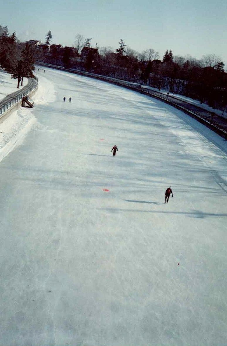 Entertainment, Canada