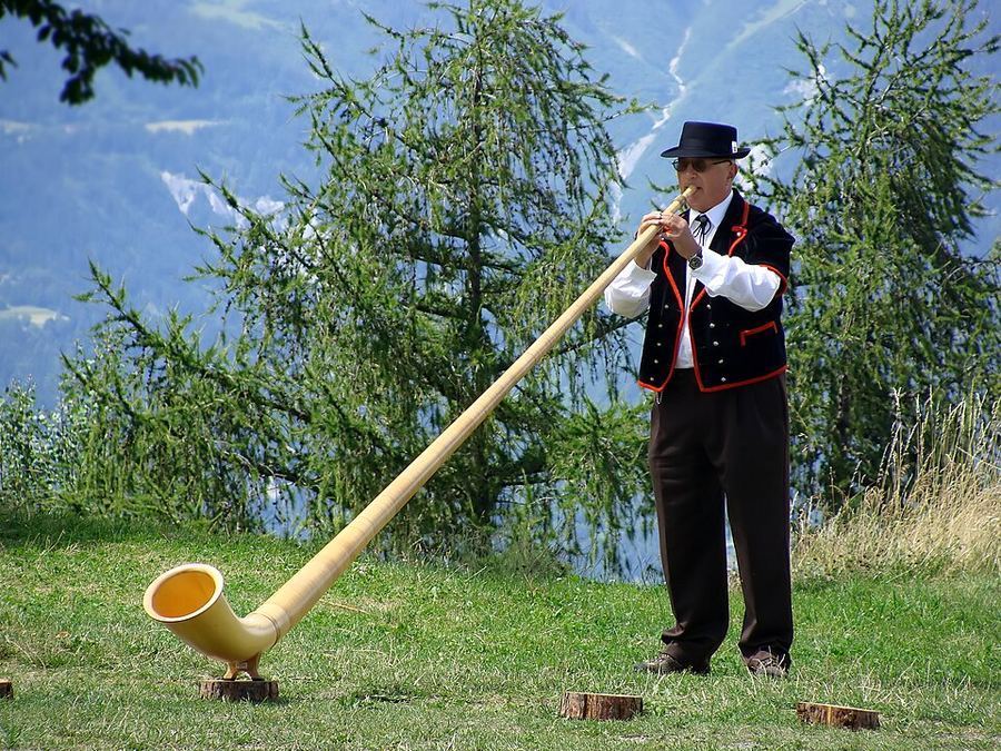 Music & Dance, Switzerland
