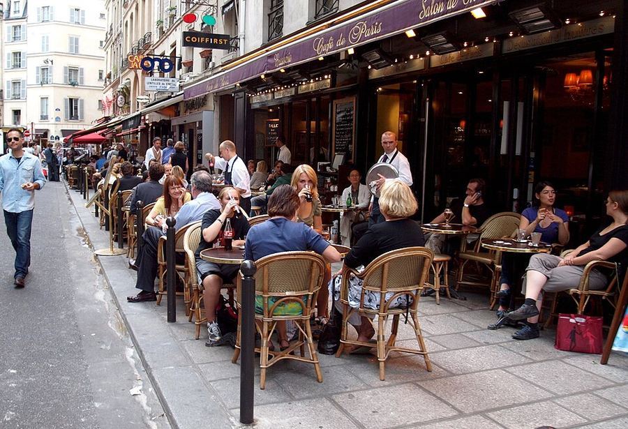 Entertainment, France