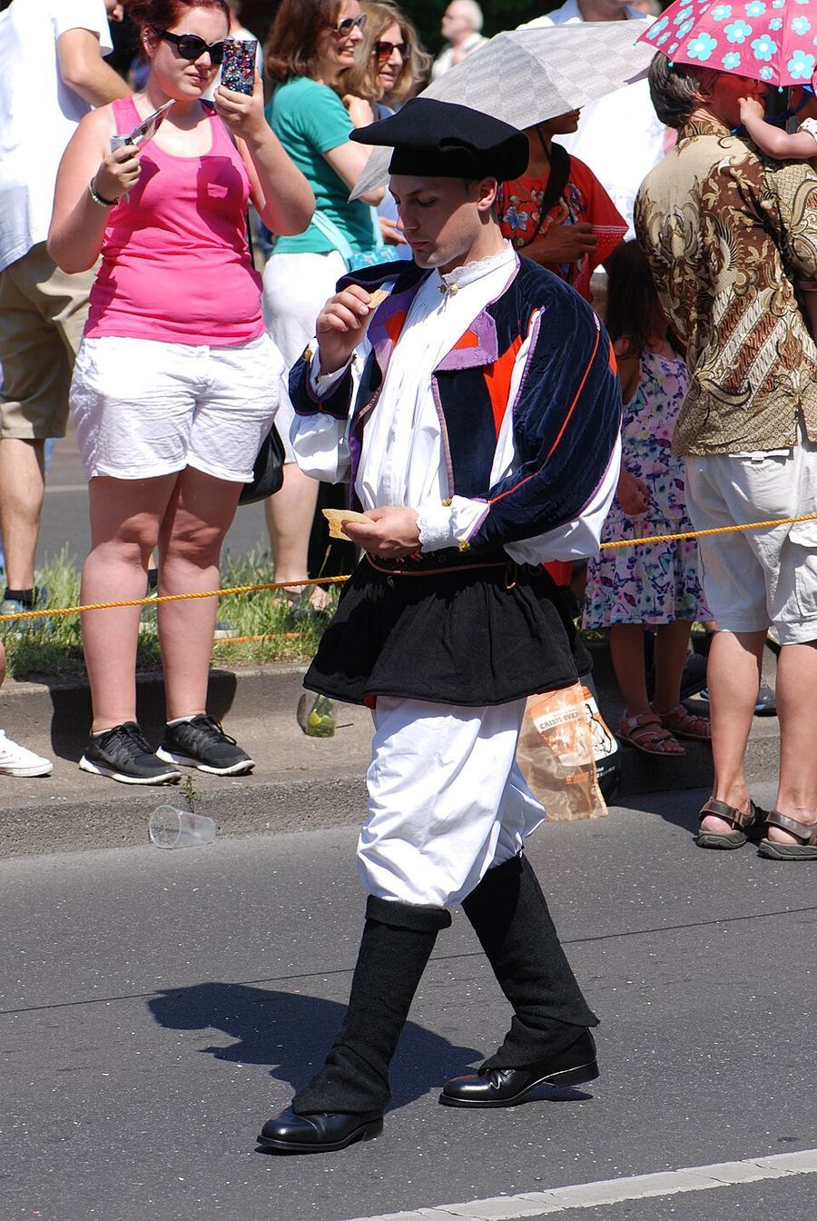 National Dress, Italy