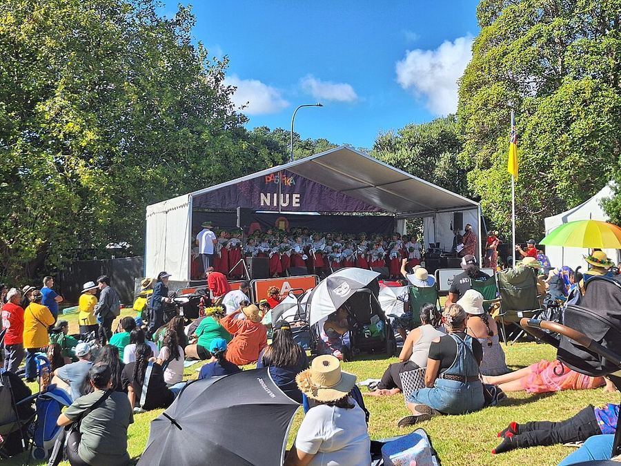 National Dress, Niue