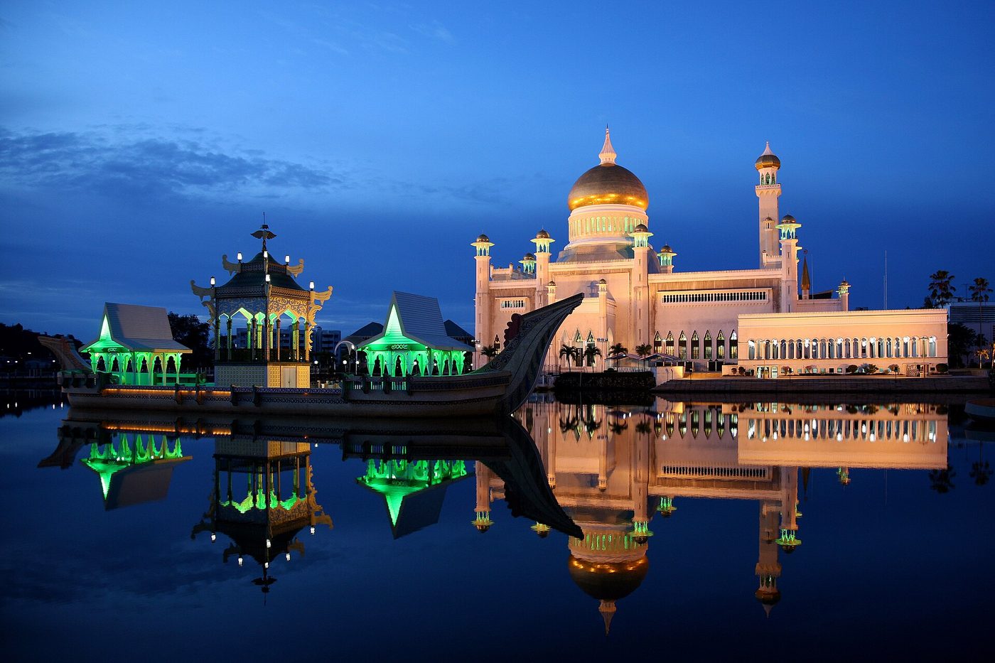 Sultan Omar Ali Saifuddin Mosque, Brunei