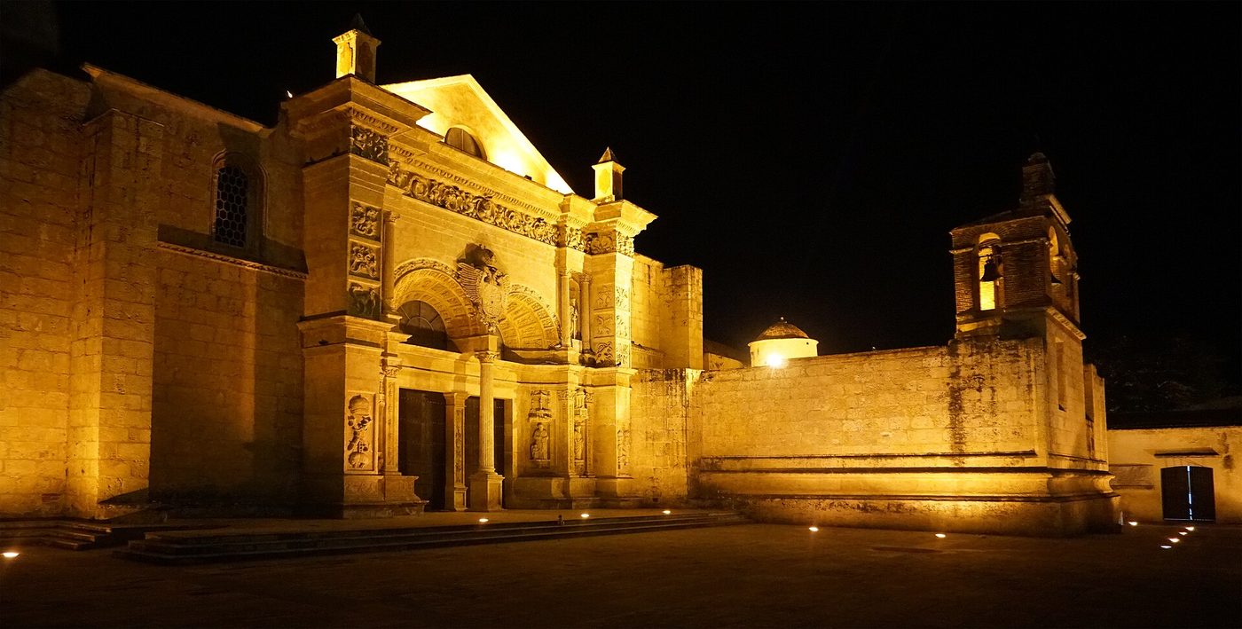 Catedral Primada de America panorama noche CCSD, Dominican Republic