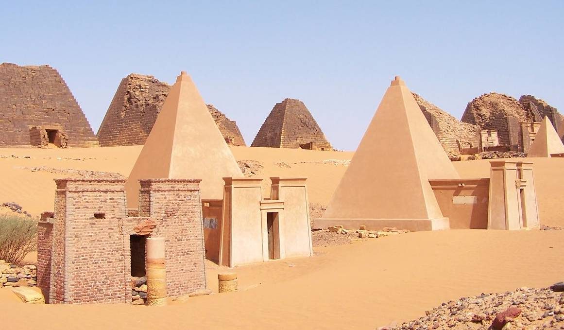 Sudan Meroe Pyramids 30sep2005, Sudan