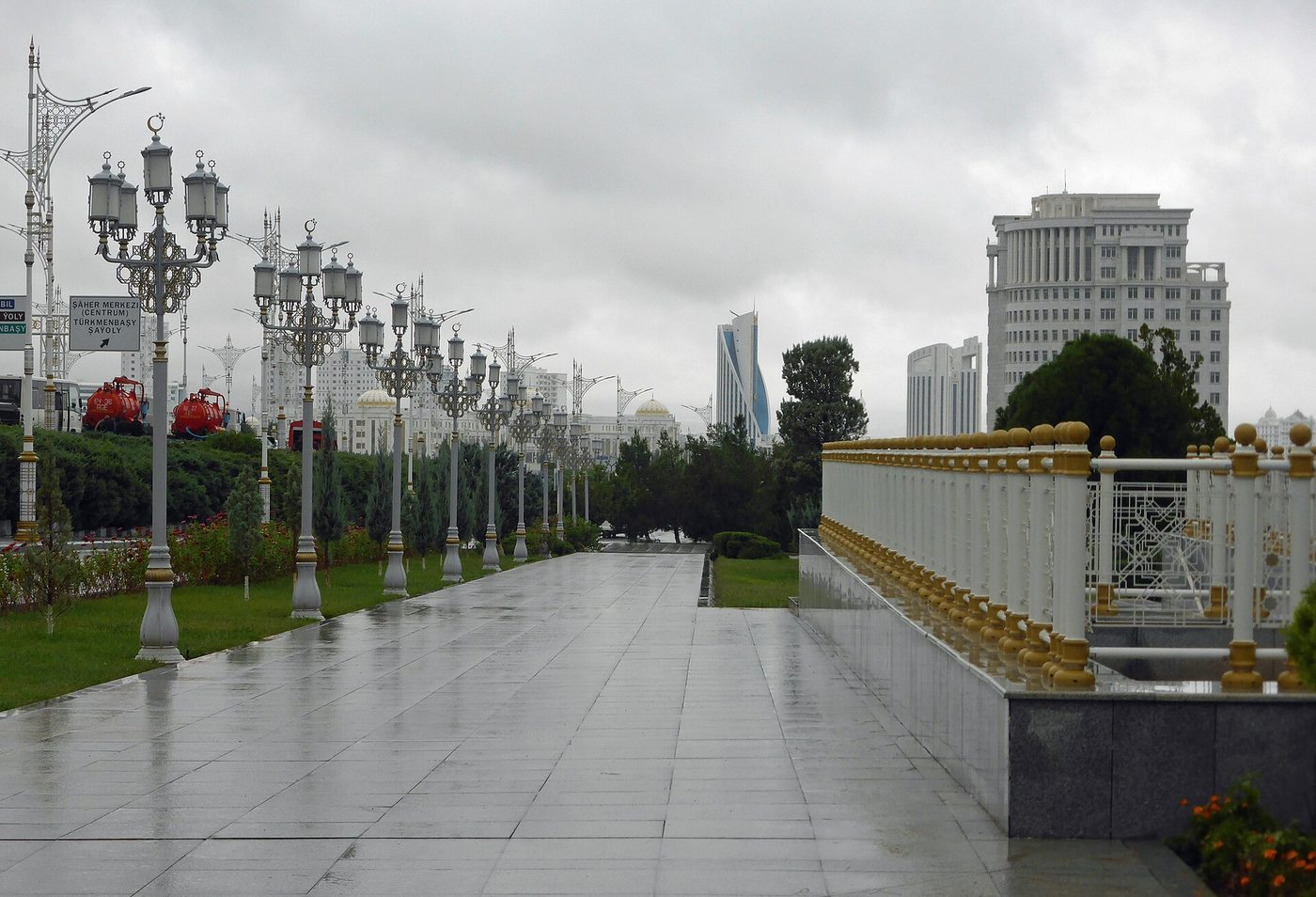 Independence Monument (2) (45993948702), Turkmenistan